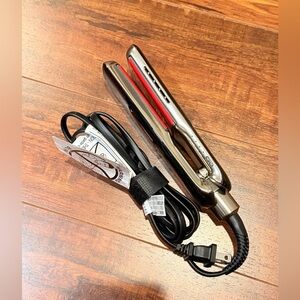 Chi Lava Ministyler Flat Iron Straightner Travel Black